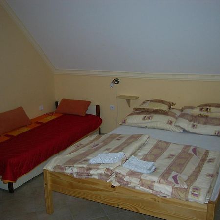 Kustanygyongye Vendeghaz Kehidakustany Apartament Zewnętrze zdjęcie