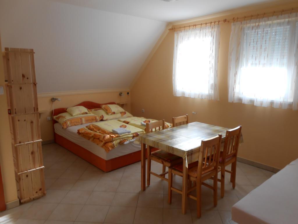 Kustanygyongye Vendeghaz Kehidakustany Apartament Zewnętrze zdjęcie